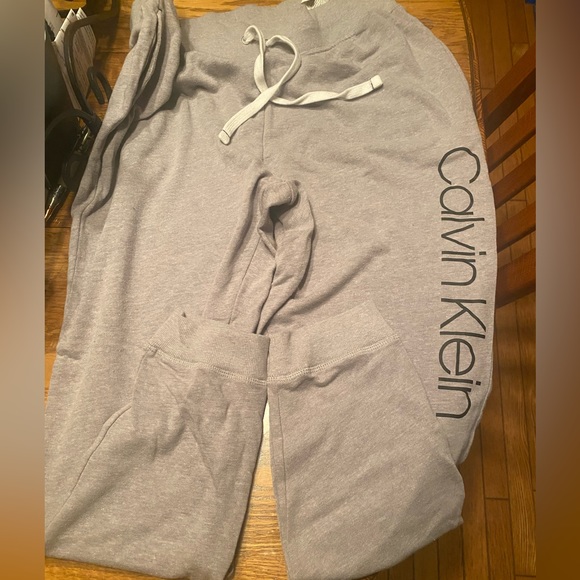Calvin Klein joggers - Picture 1 of 1